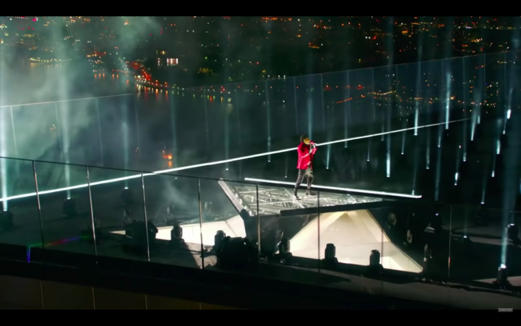 GLP X4 Bars Create Blinding Lights For Weeknd's Rooftop Performance